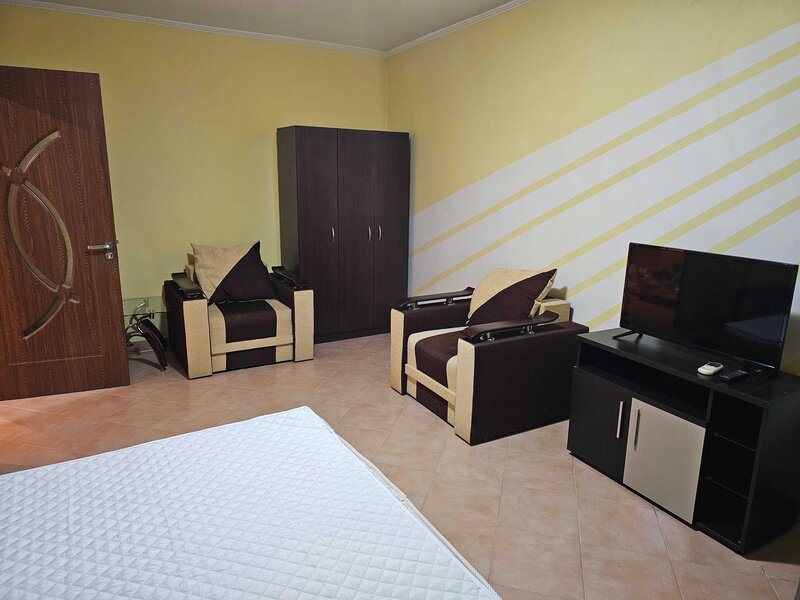 Vitan Mall, str. Vlad Judetul, bloc 1988, ac, tv, curata