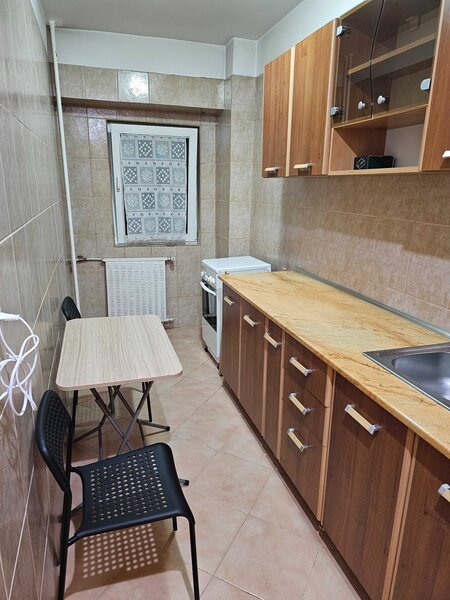 Vitan Mall, str. Vlad Judetul, bloc 1988, ac, tv, curata